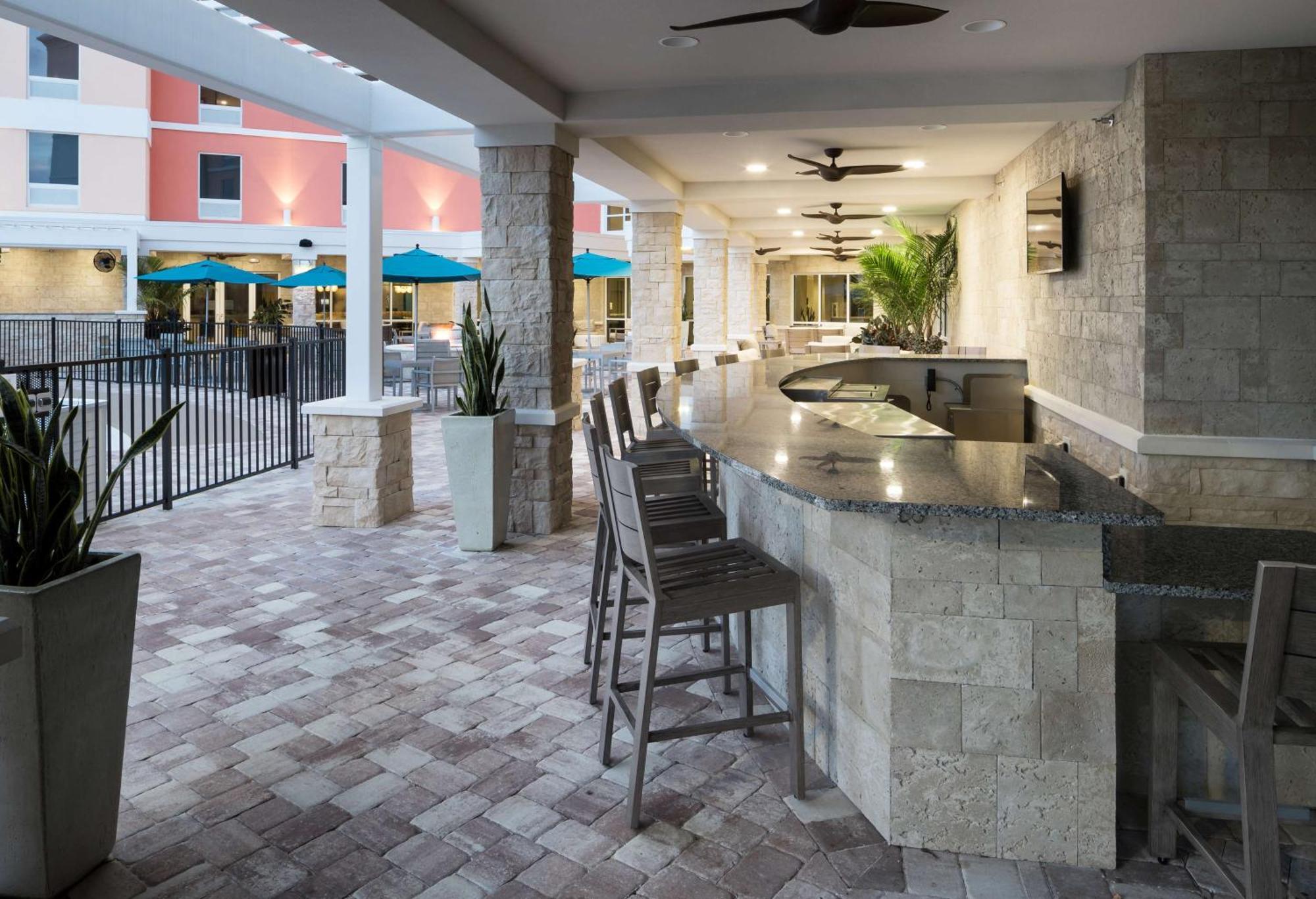 Home2 Suites By Hilton Cape Canaveral Cruise Port Exteriör bild