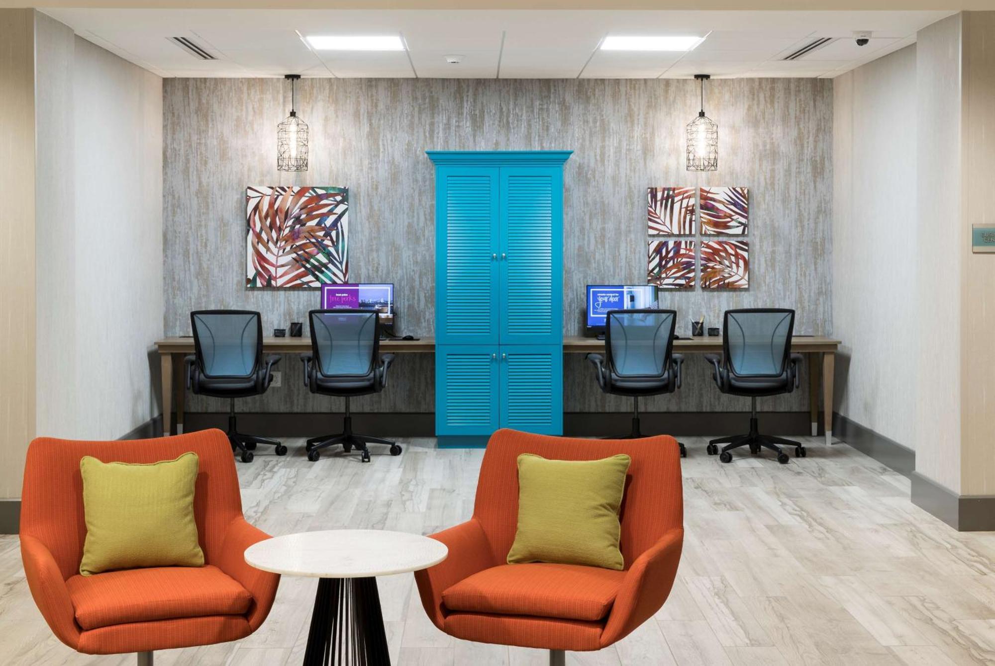 Home2 Suites By Hilton Cape Canaveral Cruise Port Exteriör bild