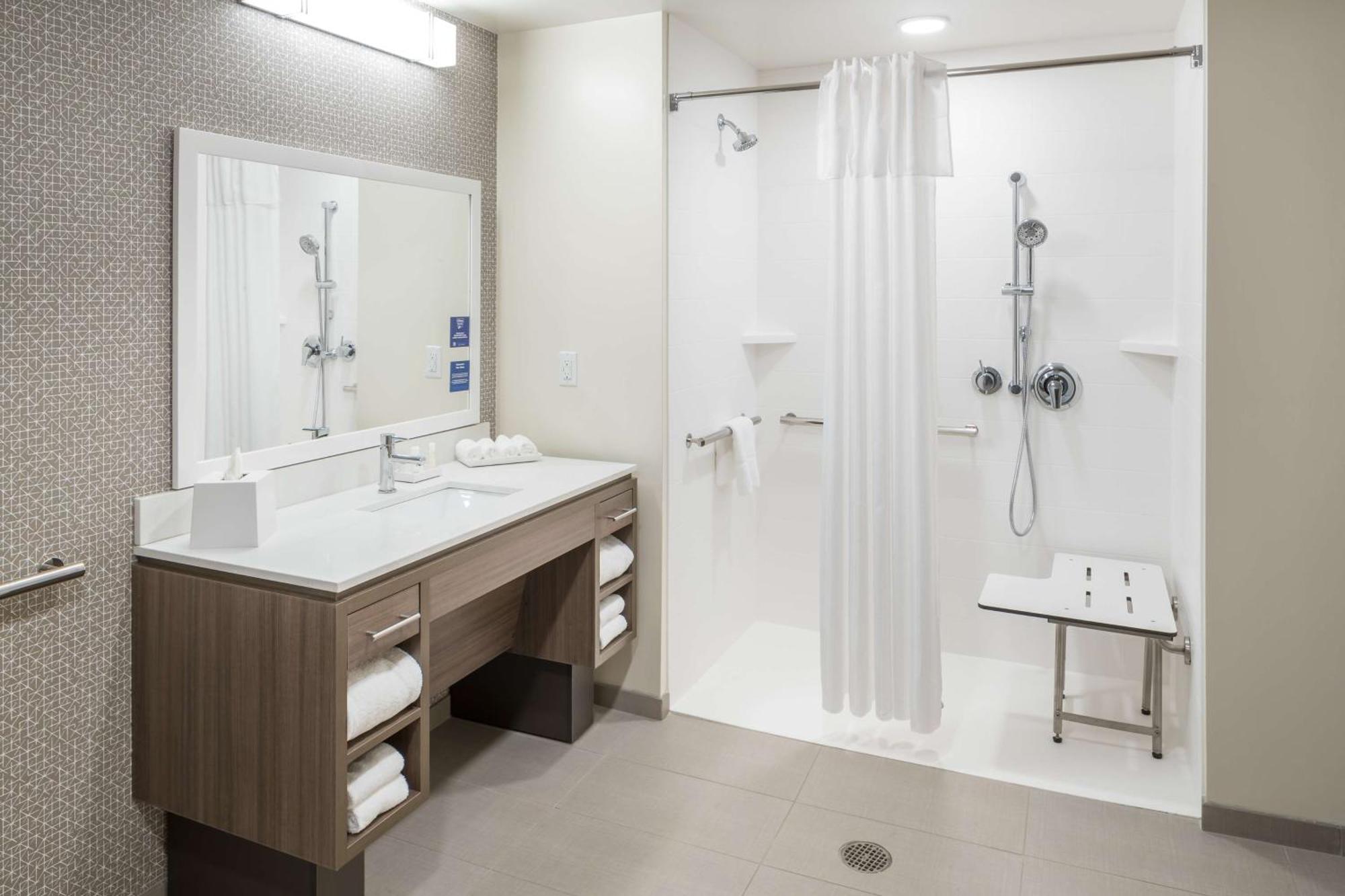 Home2 Suites By Hilton Cape Canaveral Cruise Port Exteriör bild