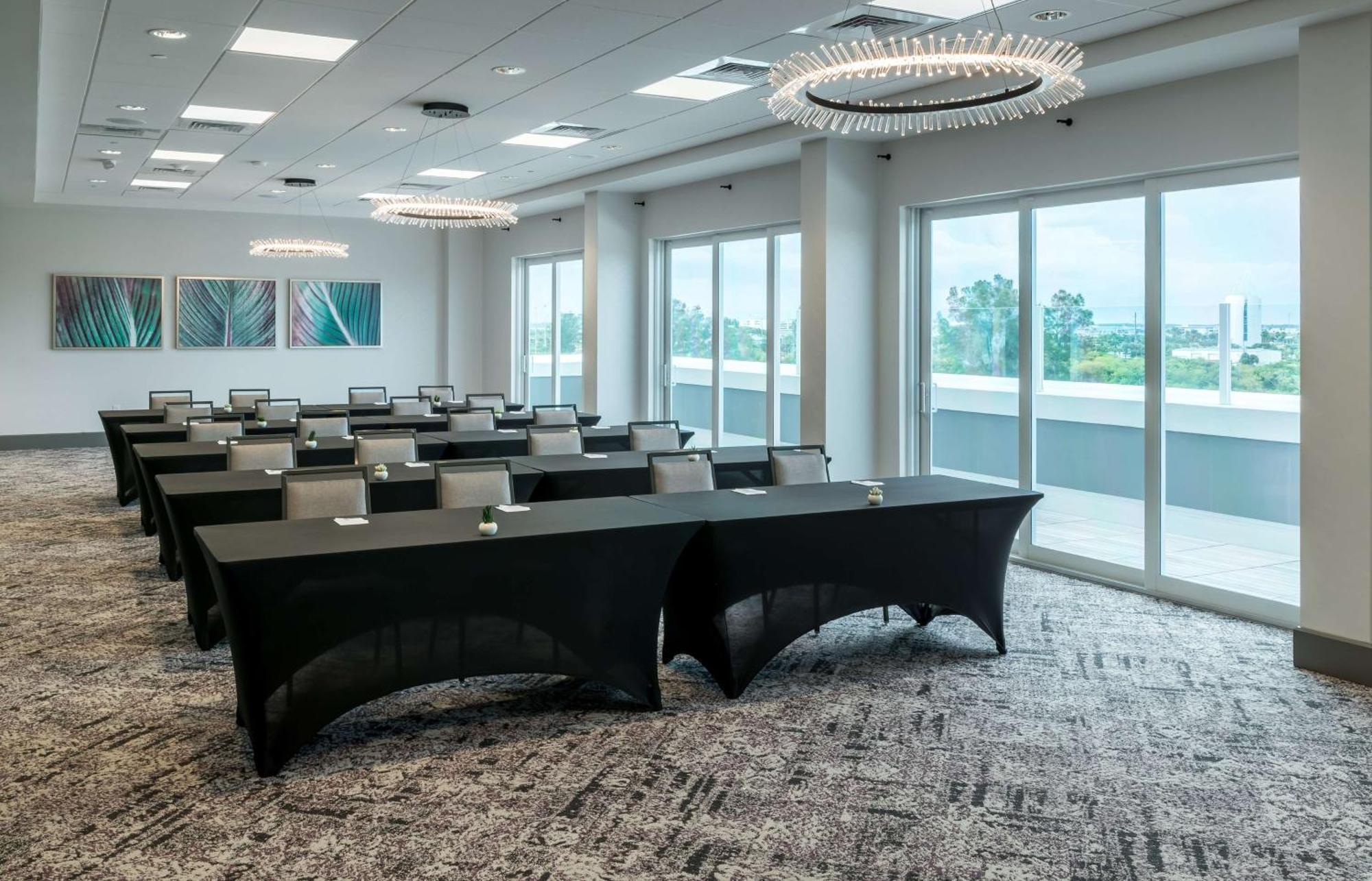 Home2 Suites By Hilton Cape Canaveral Cruise Port Exteriör bild