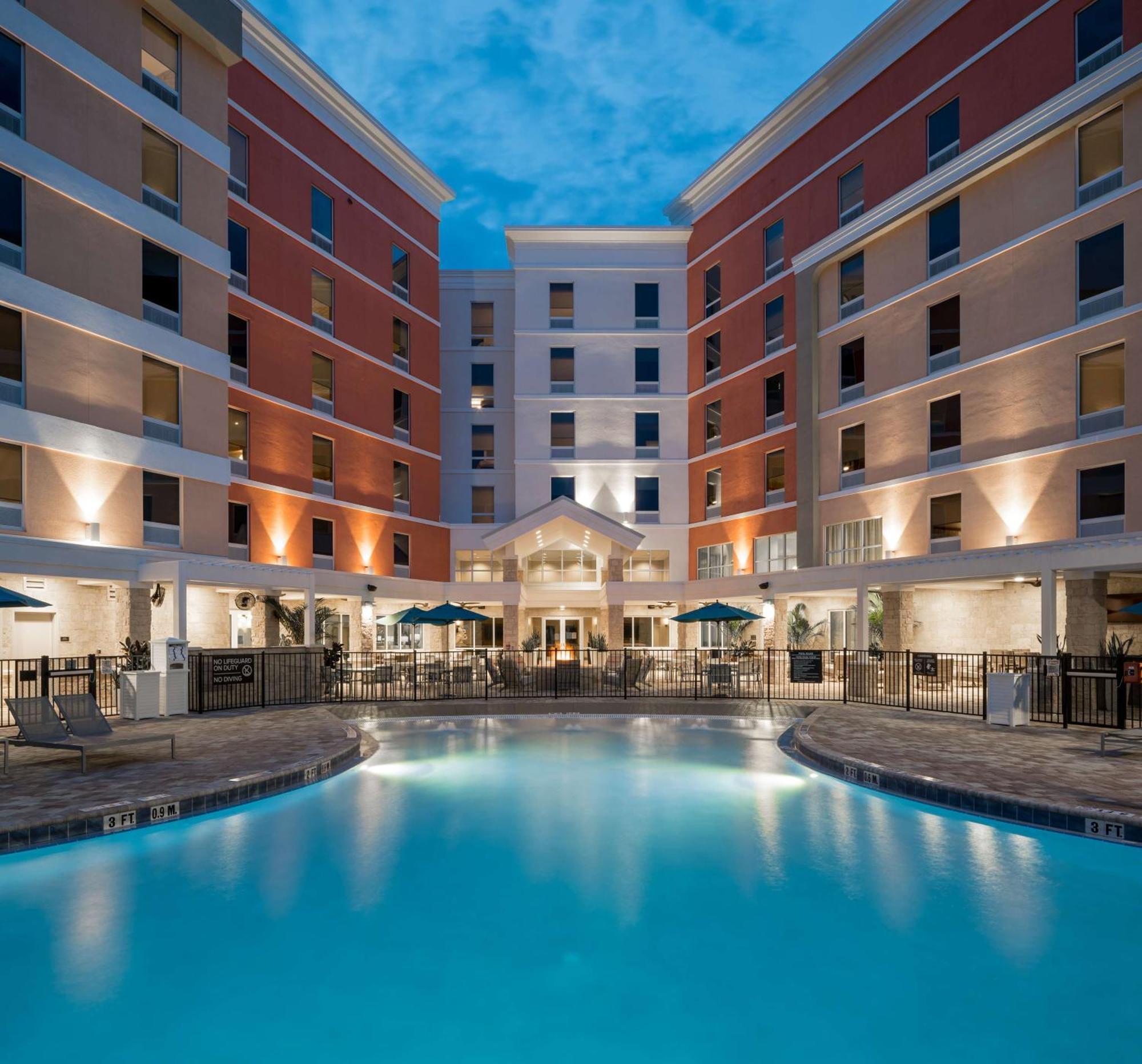 Home2 Suites By Hilton Cape Canaveral Cruise Port Exteriör bild